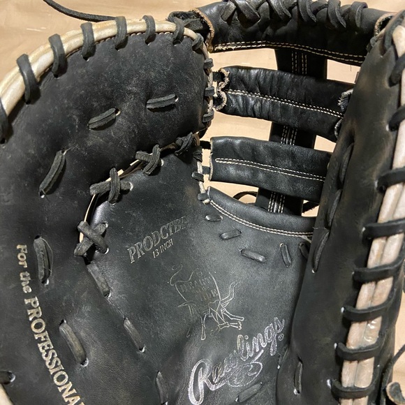 Heart of the hide first base glove - Picture 5 of 5